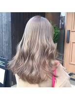 リゼル ユア 渋谷(RISEL YUA)&nbsp;パールブロンドのロングヘアー