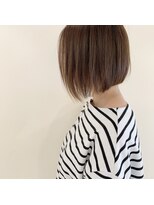 デフィー(DEFY)&nbsp;シンプルな前下がりボブ