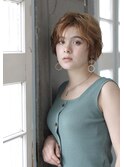 毛先パーマの外国人風ショート
