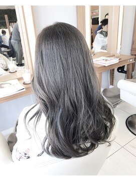 ソッカ(socca) ブリーチなし暗めだけど透明感あるアッシュグレー