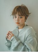 マニッシュ無造作外ハネショート ハイトーンベージュ