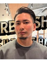 フリーク バーバーショップ 都島店(FREAK BARBER SHOP)&nbsp;サイドパート七三分けワイルドツーブロック黒髪ビジカジフェード