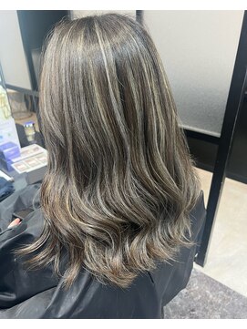 モノ アンド イニ(Mono & inni) ハイライト