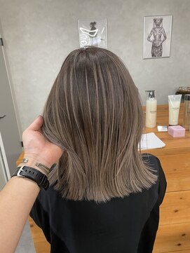 トイロ(toiro) グレージュ