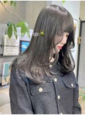 オリーブグレージュ