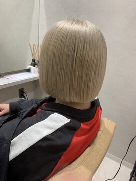 ナンバー 大分中央町店(N°) タッセルボブ×ブリーチ/ミルクティーベージュ　【シノハラ】