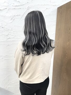 ニュウニュウ(NIU NIU) 羽エクステ　ハイライト風