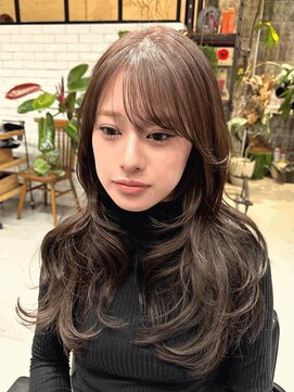 ザ シー 海老名(The C) レイヤーカット 顔周りカット グレージュ 透明感カラー