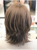 ブラウンベージュ×ウルフ風ボブ