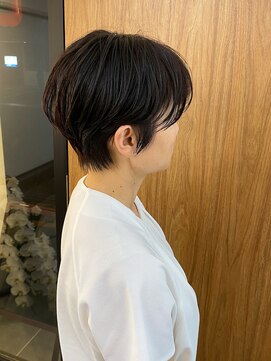 リンフ(Rinf.) 耳出しくびれコンパクト丸みショート