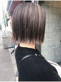 マロンベージュ_エアリーミディ 黒髪 ホワイトアッシュ