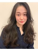 ロングヘアと顔周りレイヤーの相性