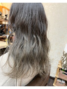 フェリシータ 緑地公園店(felicita) バレイヤージュカラー☆シルバーアッシュ