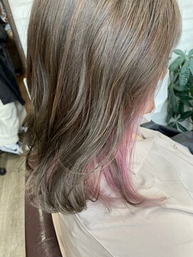 ハサミバイアトリエナガノ 千葉(8sami by atelier nagano) ショートボブ/センターパート/ツヤ髪/グラデーション/イヤリング