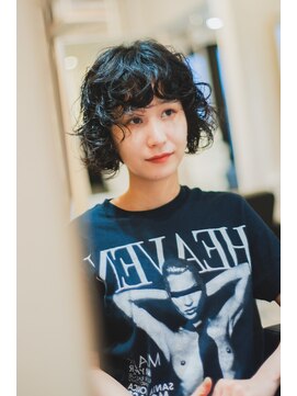 ベンジー 沖縄店(benji) ボブ×スパイラルパーマ×前髪あり