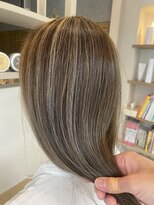 フォリア(Foria)&nbsp;白髪ぼかしハイライト