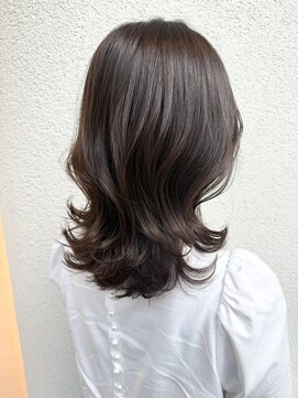 エルサフィロ ヨドヤバシ(el zafiro yodoyabashi) 外ハネ/ミディアム/20代30代40代50代60代