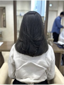 ザック ヴィ(ZACC  vie) レイヤーカット/セミロング/艶カラー/学割U24