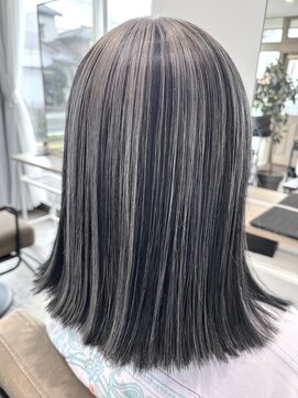 リーラ(Lila) アンブレラカラー×シルバーベージュ×白髪ぼかし