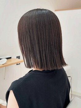 ハレ(HALe)の写真/頭皮と髪に優しいオーガニックカラーを使用した《HALe》のグレイカラーは、色持ちが良いと好評◇透明感も◎