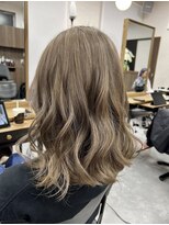 アミリー ひたち野うしく店(Amily)&nbsp;ハイライトバレイヤージュダブルカラーケアブリーチ20代30代