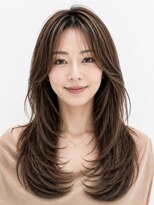 サーカス バイ ビュートリアム 青山(CIRCUS by BEAUTRIUM)&nbsp;大人レイヤー 上品 ハイライト白髪ぼかし 脱白髪染め 表参道青山