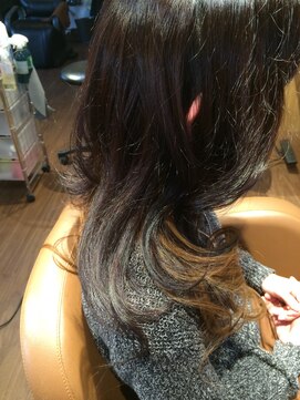 カシュカシュヘア(Cache-Cache hair) ２セクションカラー　～色々楽しめるスタイル～