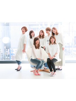 〈歴1０年以上のstylistが多数在籍〉女性だからこそできるキメ細やかな心遣い。あなたの理想を叶えてくれる