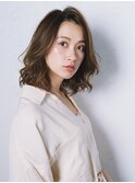 イメチェン　ホワイトブロンド　外ハネボブ 美髪　ワイドバング