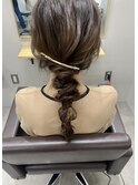 編み込み編みおろしヘアアレンジ