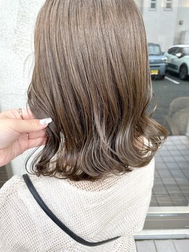 シェノンバイカリス(Chainon by charis) モノトーンベージュ