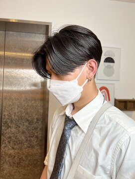 エクリ 麻布十番(equri) 韓国風ニュアンスパーマセンターパートスタイル