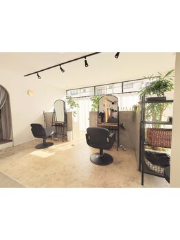 静かに過ごせる「貸し切り」美容室。「本質的な健康と美」を追求し、大人女性が気になるお悩みも改善＊