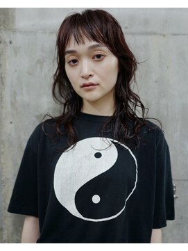 蜃気楼 (((蜃気楼)))オン眉バングとウェーブパーマ