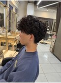 プードルパーマ 緩めスパイラルパーマ メンズカット 眉毛