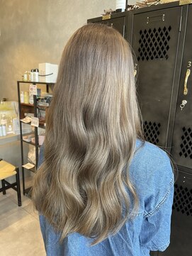 アチーブリス(achieve Liss) ミルクティーベージュゆるふわウェーブロング艶感大人可愛い