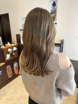 レオ(LEO) レイヤーカット　ハイライト　ベージュ