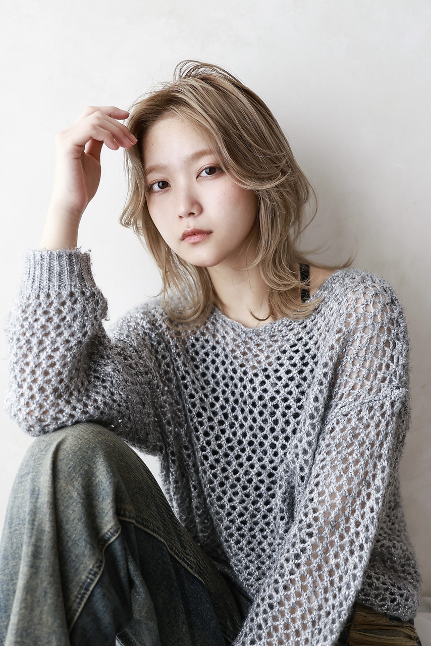 イメチェン！レイヤーボブ　ミニウルフ　ホワイトブロンド