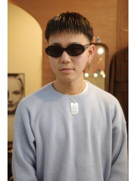 エディ(Edy) メンズスパイキーショート刈り上げスキンフェード眉毛カット岡山