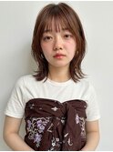 外ハネボブ 20代30代 ミディアムレイヤー くびれヘア 