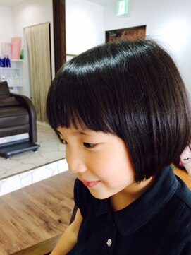 シャルール (Chaleur) 切りっぱなしボブ