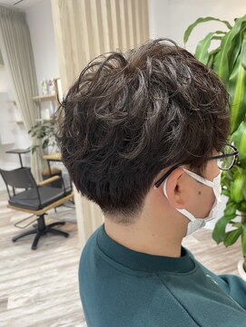 ロエネ(LOENE) 【ルイstyle】束感で立体感パーマ☆シンプルフェザーマッシュ