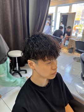 アイズ 海老名(AIZU) ツイストスパイラルパーマ　ツイストパーマ　メンズパーマ　眉毛