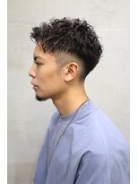 ルーツ(ROOTS) 今旬スペインカールのベリーショート!