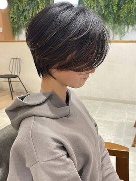 ビューブルー 亀戸錦糸町(VIEW BLUE) 美髪シアーカラーピンクブラウンショートカット切りっぱなしボブ