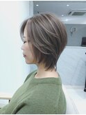 大人の派手髪ショートウルフ×アッシュブラウン×ハイライト