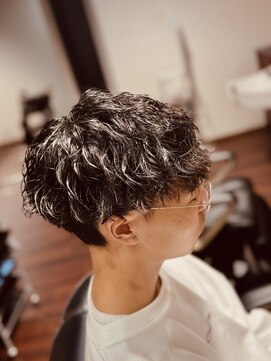 ジェイソンバーバー 2nd(JASON BARBER) 無造作マッシュの王道縦落ちスパイラル【理容室/メンズ/学割】