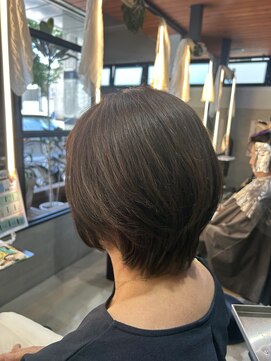 ニマルニーニー バイ ヤスオカ(2022 BY YASUOKA) 50代 ショートスタイル