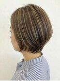 白髪ぼかしハイライト×大人女性ショートボブ/脱白髪染め/艶髪