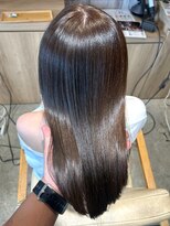 クラン バイ ナチュラル(clan by Natural) つるんと上品艶髪/シルク質感の美髪ストレートロング/ラテカラー